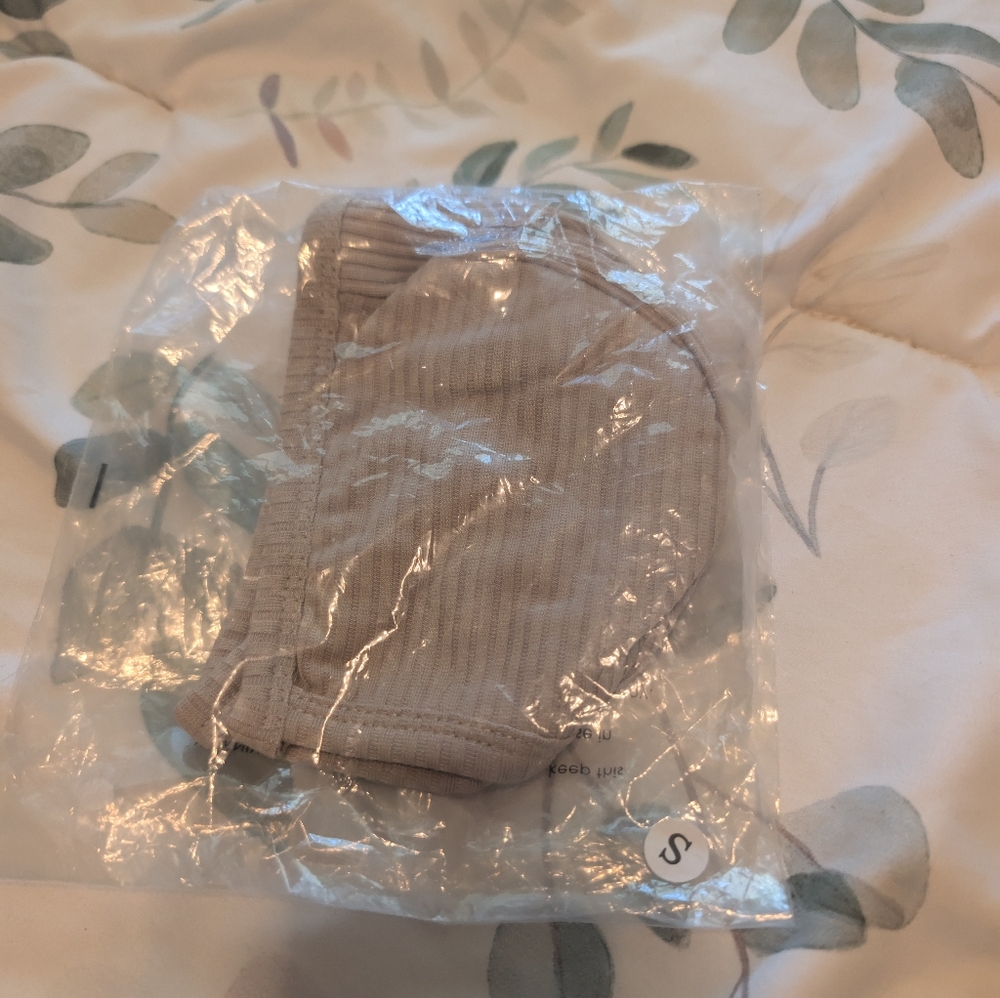 New Mebie Baby Beige Ribbed Knit Beanie Bonnet